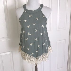 Light Green Le Lis top with lace edging, M